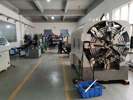 เครื่องทำสปริง CNC แบบไร้เพลา 12 แกน เครื่องม้วนลวดขึ้นรูป ความเร็วสูง