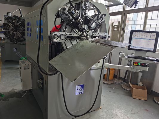 เครื่องทำสปริง CNC 12 แกน แบบไร้ลูกเบี้ยว หมุนลวด