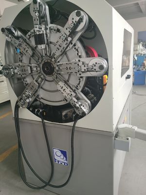 เครื่องทำสปริง CNC 12 แกน แบบไร้ลูกเบี้ยว หมุนลวด